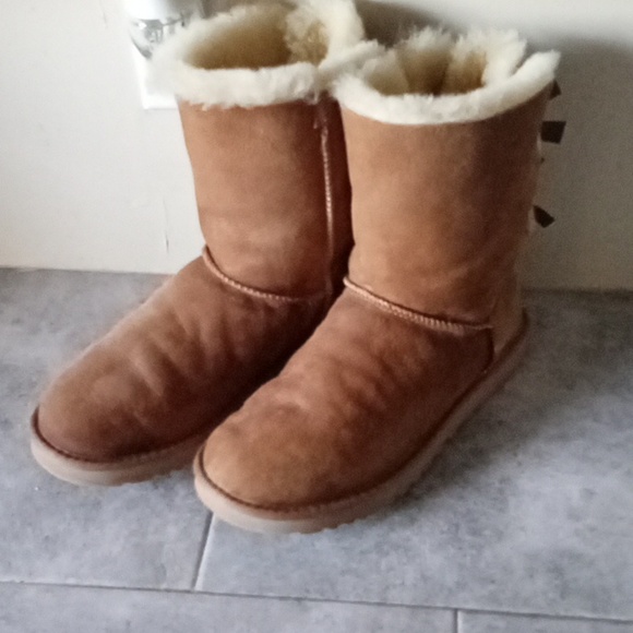Shoes - UGG boots saiz 8 women